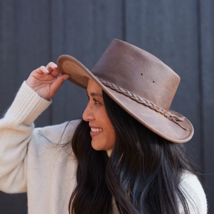 (image for) Minnetonka Moccasins Fold Up Hat